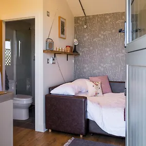 Daisy Bank Camp Holiday home