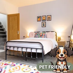 Haven - Stylish, Cosy, Canal Side, Pet Friendly Holiday home